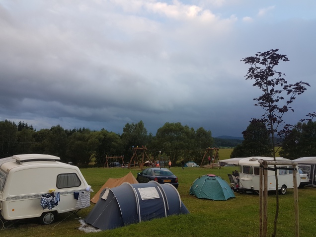 Camping Chvalsiny - kalustoa oli laidasta laitaan