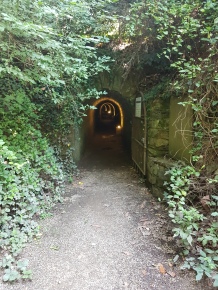 Cháteau de Brissac - linnan viereinen tunneli