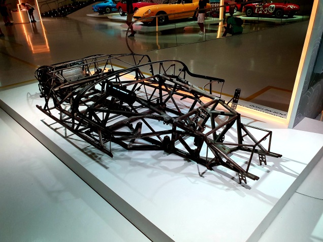 Enzo Ferrari Museum - Modena - tekniikkaa